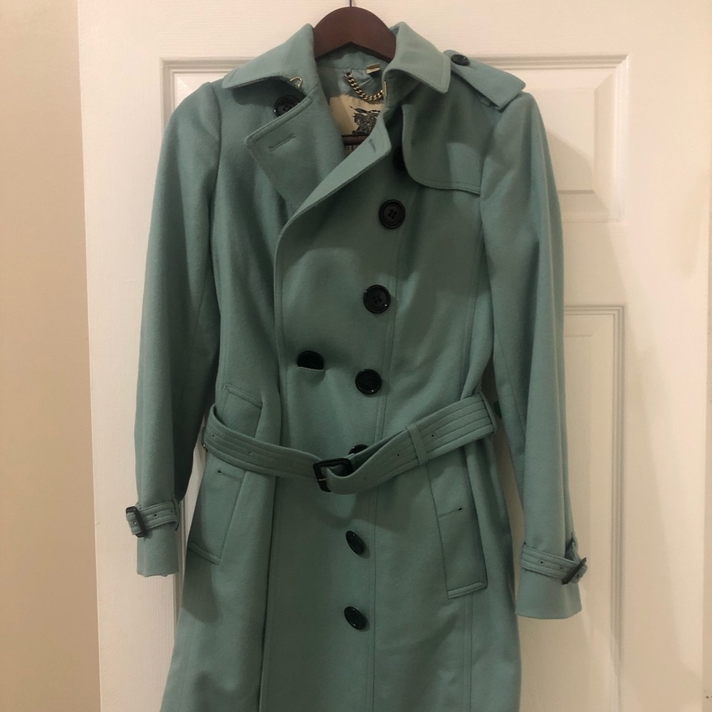 Burberry coat. Women’s size 6.